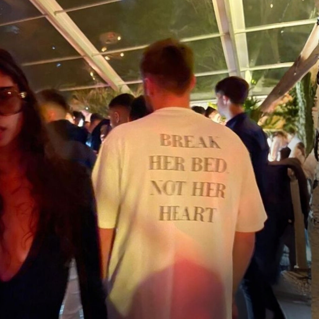 BREAK HER BED Tee